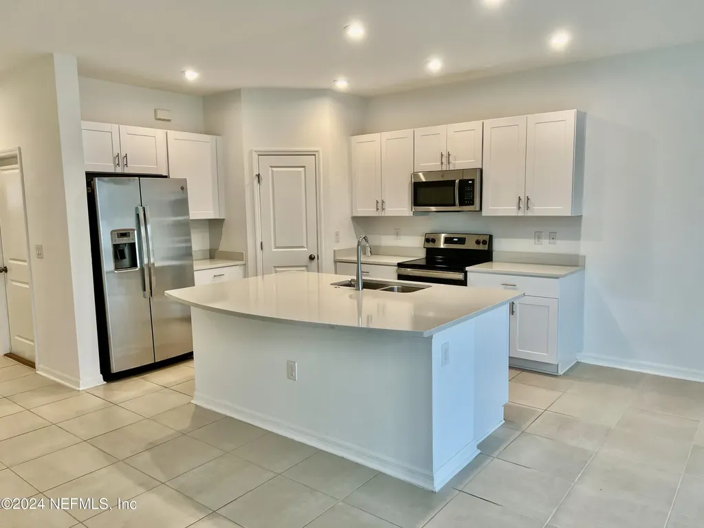 13112 Annie’s Walk Drive Jacksonville FL 32218
