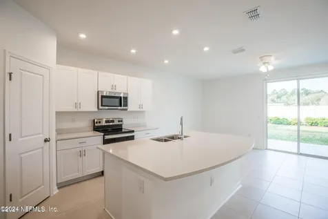 13112 Annie’s Walk Drive Jacksonville FL 32218