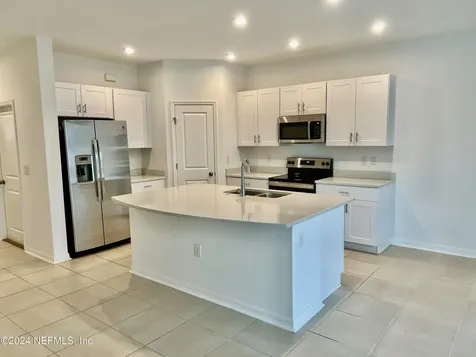 13112 Annie’s Walk Drive Jacksonville FL 32218