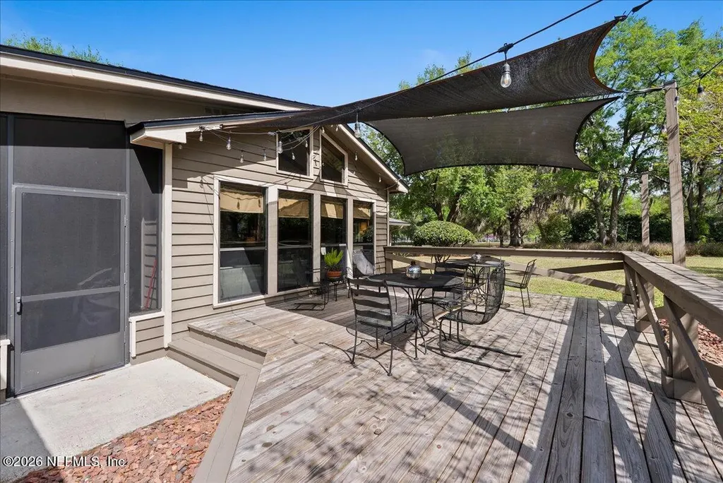 8825 Quail Roost Court Jacksonville FL 32220
