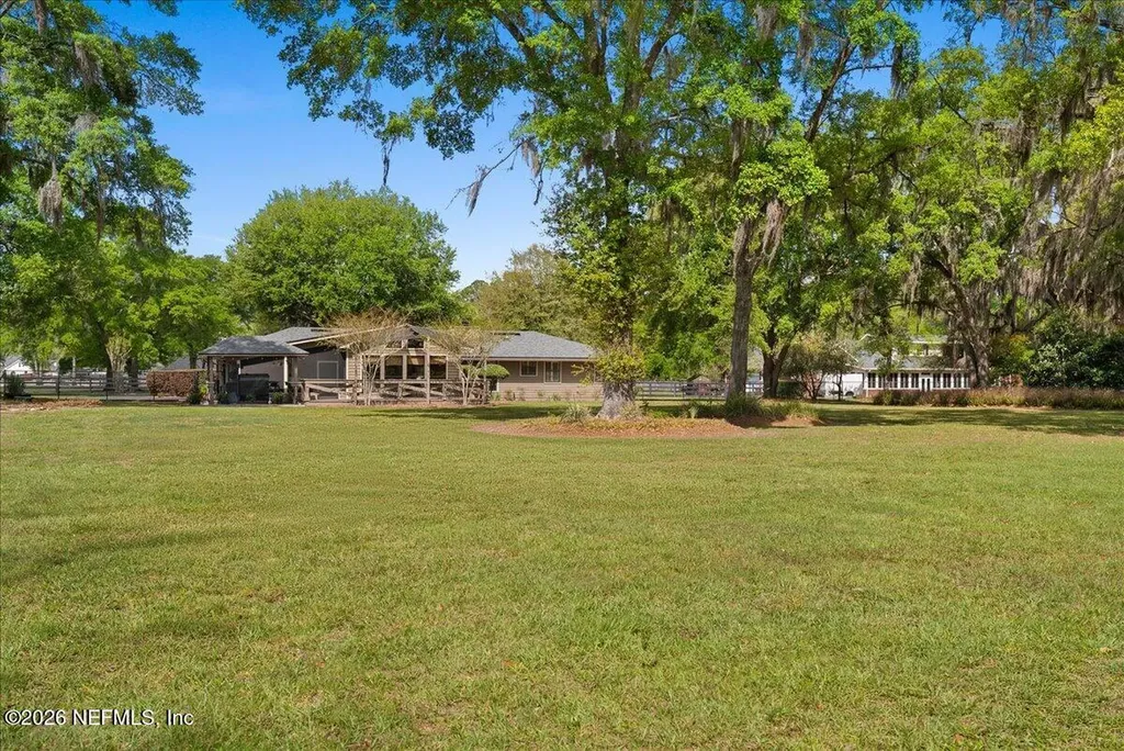 8825 Quail Roost Court Jacksonville FL 32220