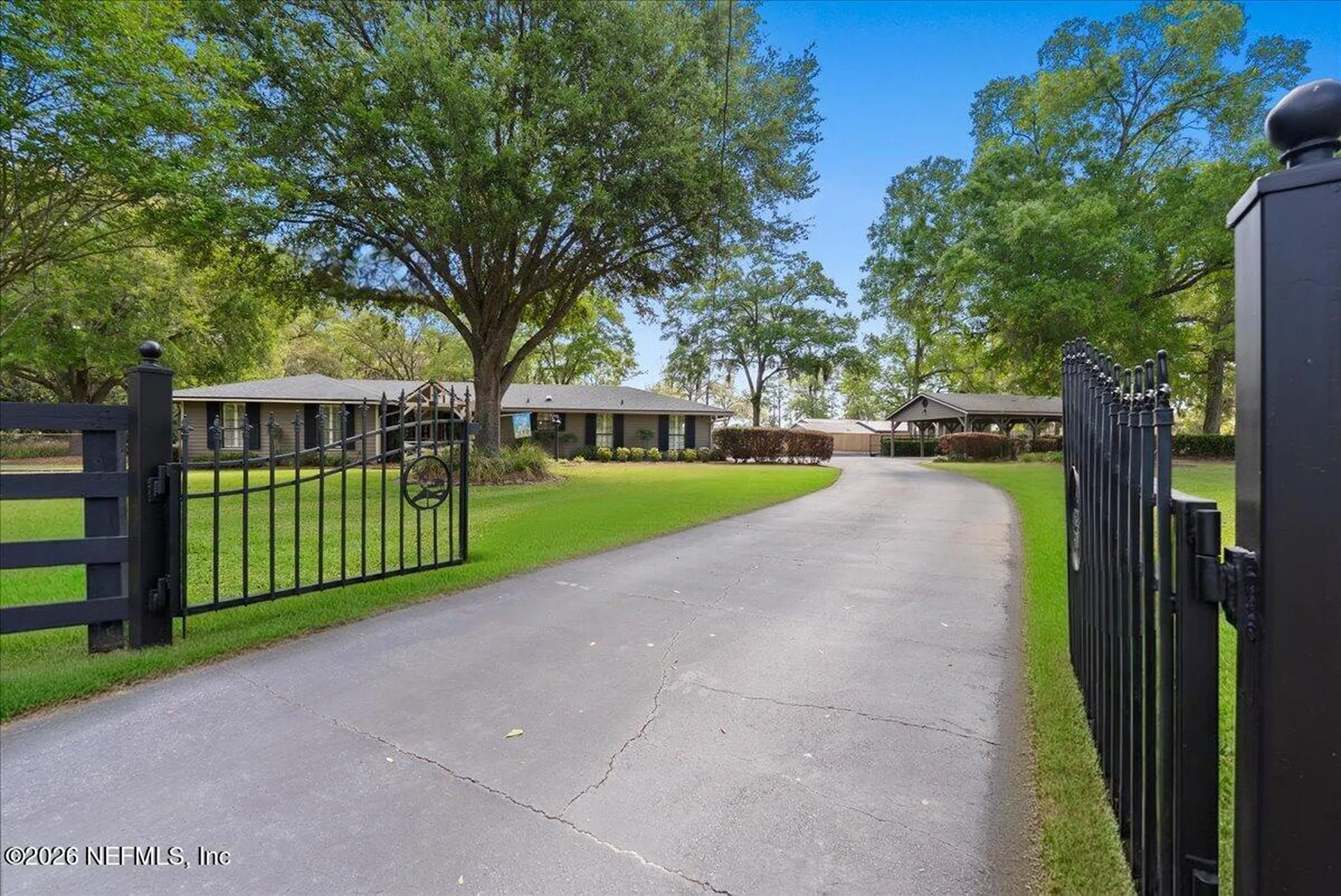 8825 Quail Roost Court Jacksonville FL 32220