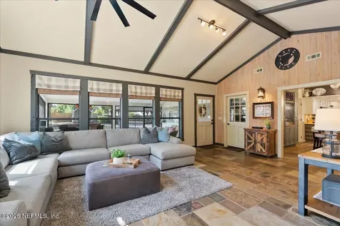 8825 Quail Roost Court Jacksonville FL 32220