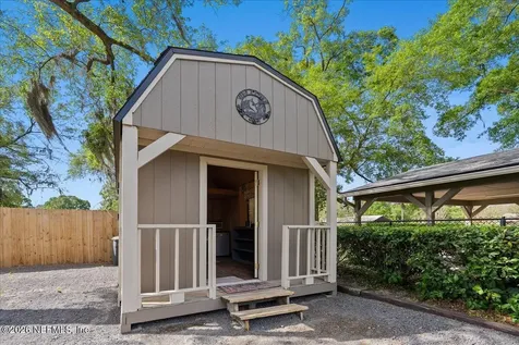 8825 Quail Roost Court Jacksonville FL 32220