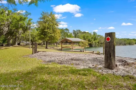 8825 Quail Roost Court Jacksonville FL 32220