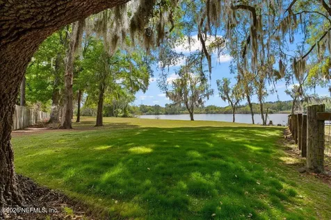 8825 Quail Roost Court Jacksonville FL 32220