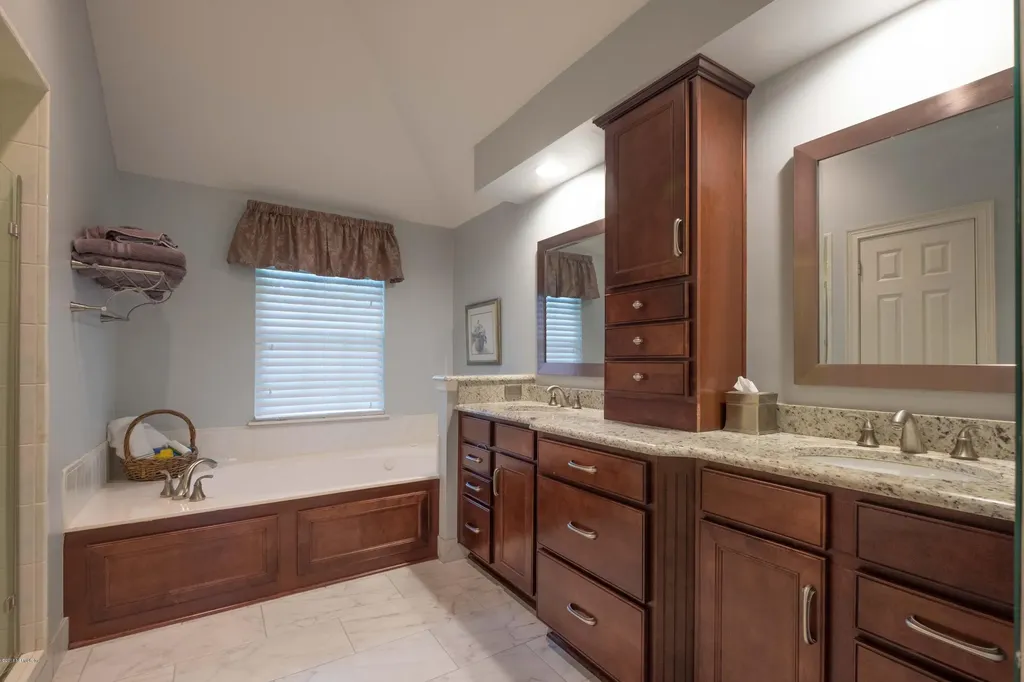 3770 Hunt Club Road N Jacksonville FL 32224
