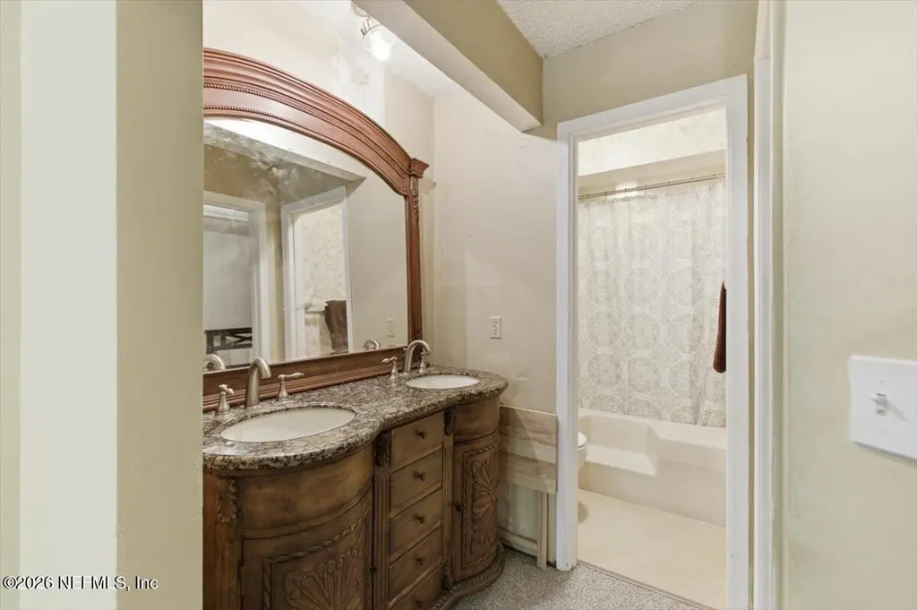 8062 Loch Lomond Lane Jacksonville FL 32244