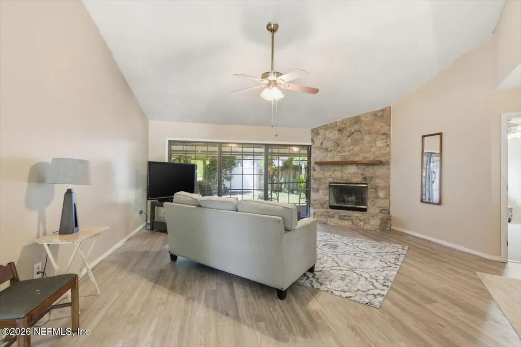 8062 Loch Lomond Lane Jacksonville FL 32244