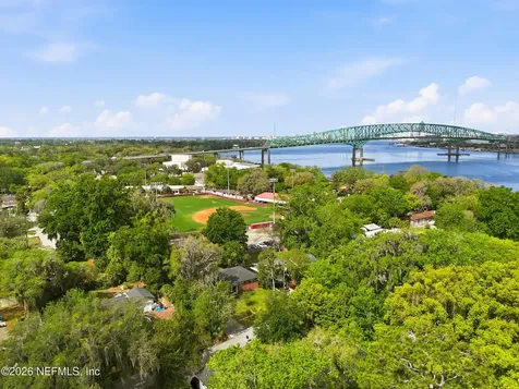 1244 Glengarry Road Jacksonville FL 32207