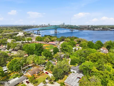 1244 Glengarry Road Jacksonville FL 32207