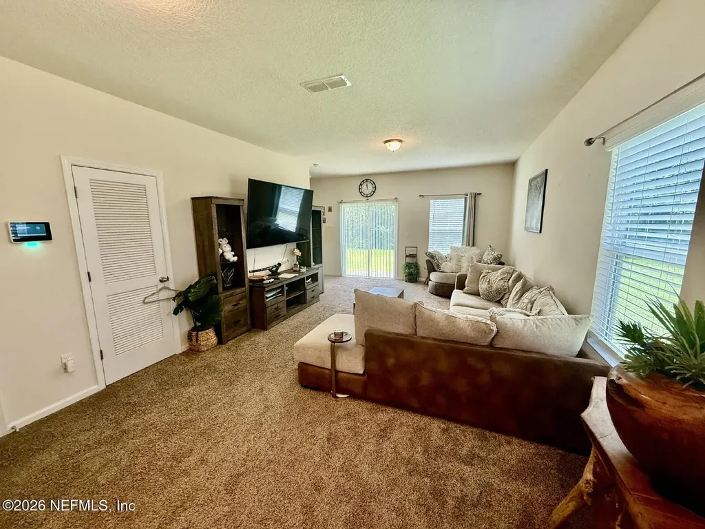 887 Capitol Parkway Jacksonville FL 32218