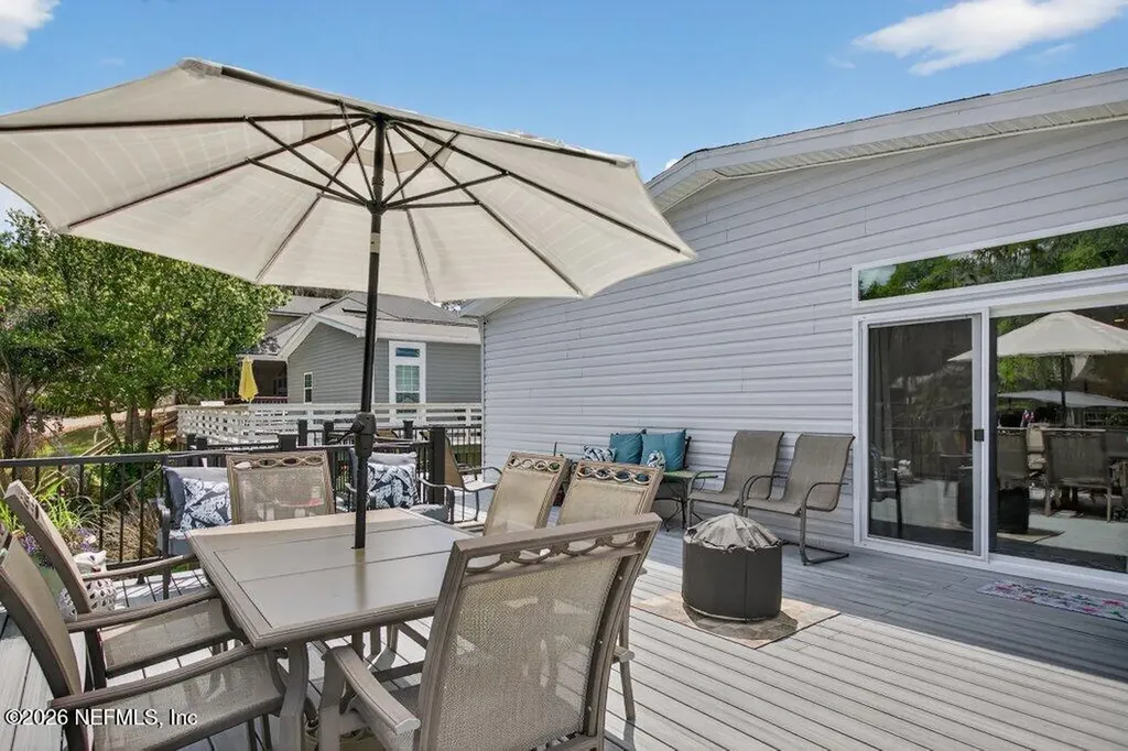 293 Maxwell Drive Welaka FL 32193