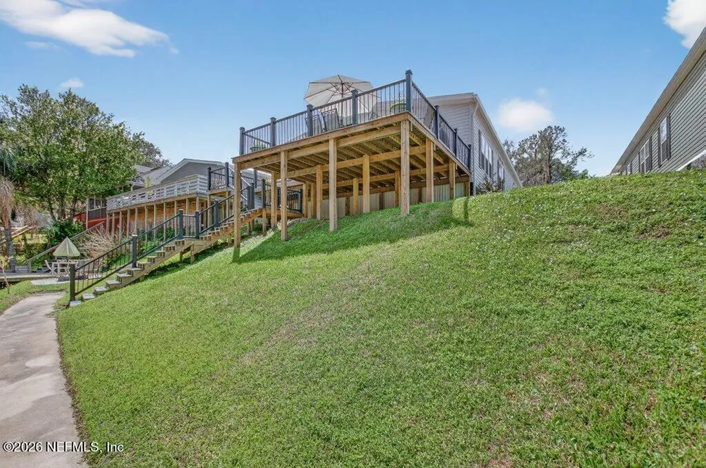 293 Maxwell Drive Welaka FL 32193