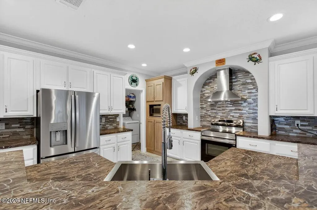 293 Maxwell Drive Welaka FL 32193