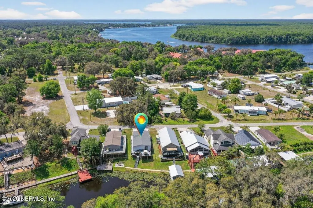 293 Maxwell Drive Welaka FL 32193
