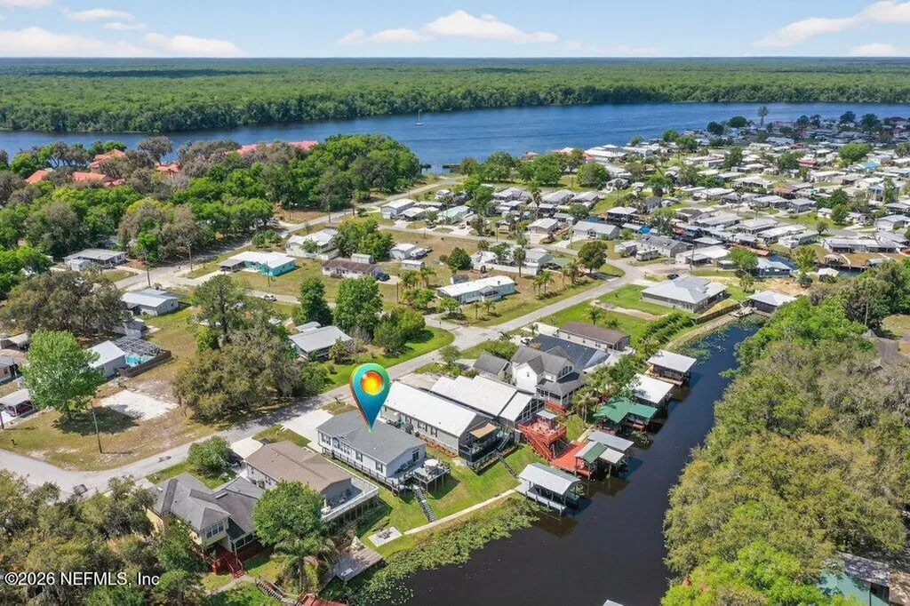 293 Maxwell Drive Welaka FL 32193