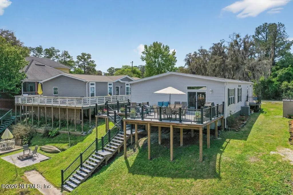 293 Maxwell Drive Welaka FL 32193