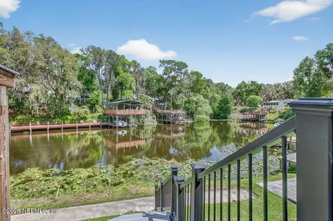 293 Maxwell Drive Welaka FL 32193
