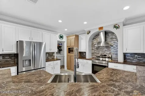 293 Maxwell Drive Welaka FL 32193