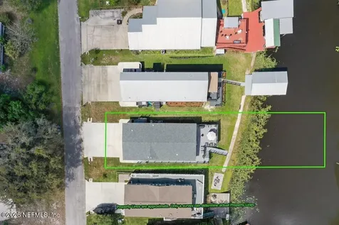 293 Maxwell Drive Welaka FL 32193