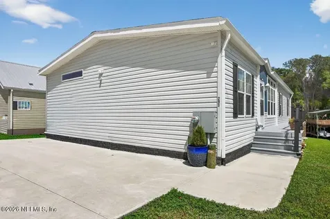 293 Maxwell Drive Welaka FL 32193