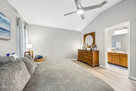 9237 Fallsmill Drive Jacksonville FL 32244