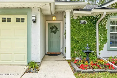 9237 Fallsmill Drive Jacksonville FL 32244