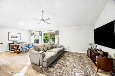 9237 Fallsmill Drive Jacksonville FL 32244