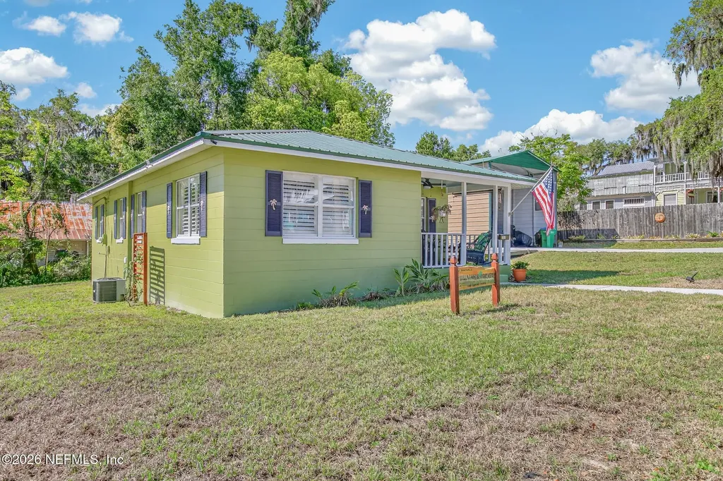 105 Central Avenue Crescent City FL 32112