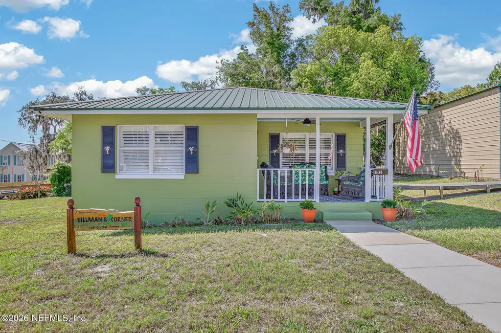105 Central Avenue Crescent City FL 32112