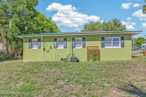 105 Central Avenue Crescent City FL 32112