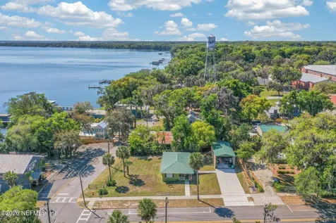 105 Central Avenue Crescent City FL 32112