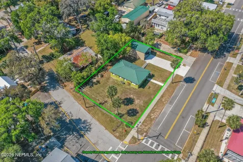 105 Central Avenue Crescent City FL 32112