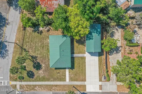 105 Central Avenue Crescent City FL 32112