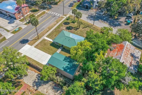 105 Central Avenue Crescent City FL 32112