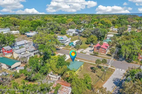 105 Central Avenue Crescent City FL 32112