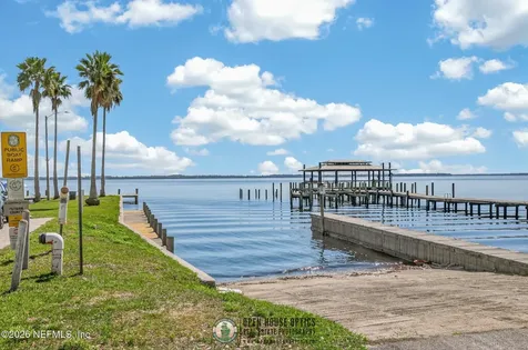 105 Central Avenue Crescent City FL 32112