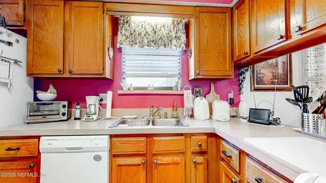 3305 Appleshaw Court Jacksonville FL 32225