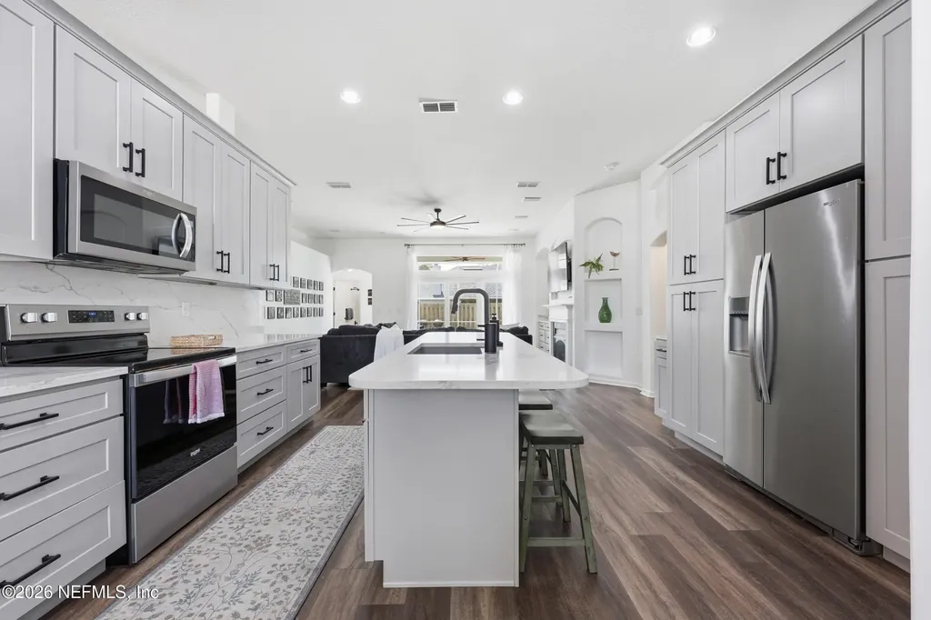 220 W Silverthorn Lane Ponte Vedra FL 32081