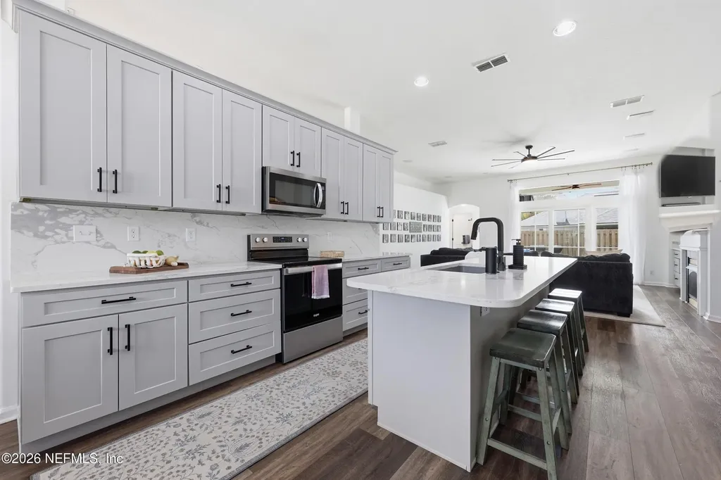 220 W Silverthorn Lane Ponte Vedra FL 32081