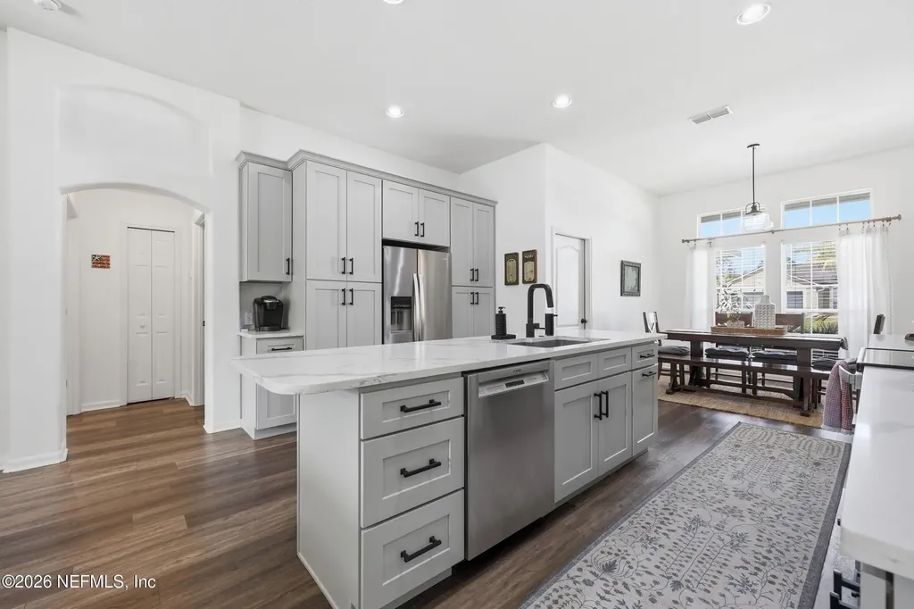 220 W Silverthorn Lane Ponte Vedra FL 32081