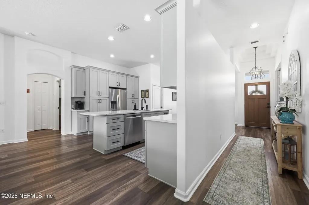 220 W Silverthorn Lane Ponte Vedra FL 32081