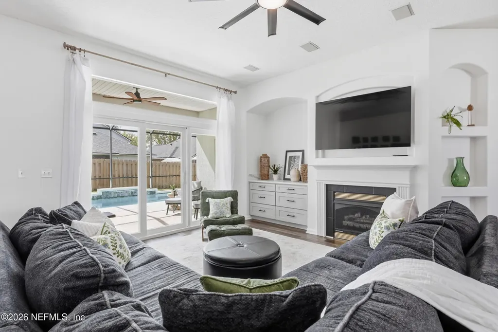 220 W Silverthorn Lane Ponte Vedra FL 32081