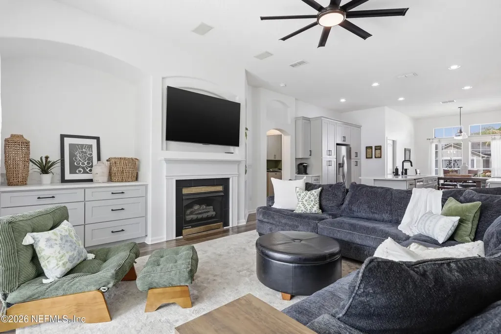 220 W Silverthorn Lane Ponte Vedra FL 32081