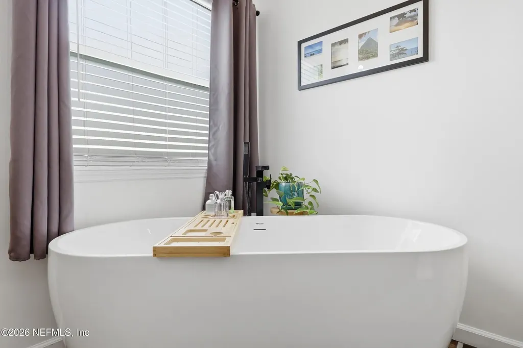220 W Silverthorn Lane Ponte Vedra FL 32081