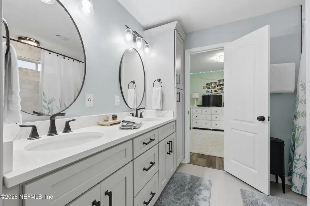220 W Silverthorn Lane Ponte Vedra FL 32081