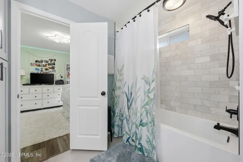 220 W Silverthorn Lane Ponte Vedra FL 32081