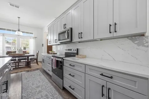 220 W Silverthorn Lane Ponte Vedra FL 32081