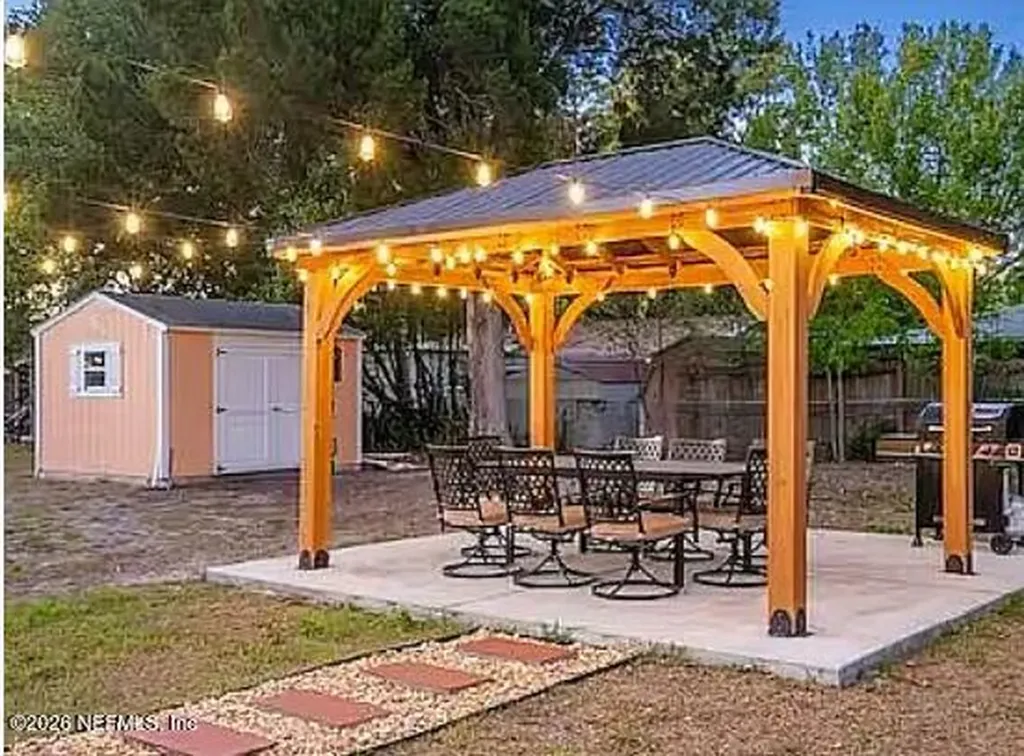 3909 W Tyson Avenue Tampa FL 33611